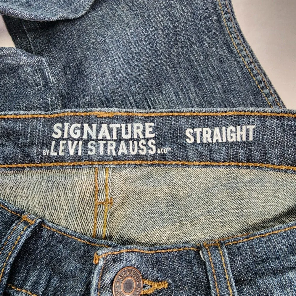 Signature Levi Strauss Jeans Mens 29x32 Straight Leg Blue Denim Minimalist Indie